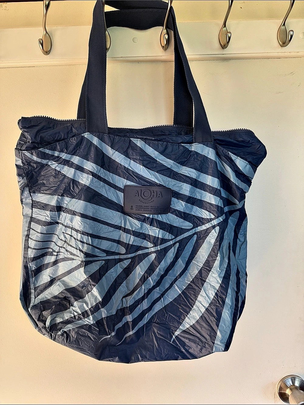Aloha Collection Blue Palm print splash proof bag day tripper
